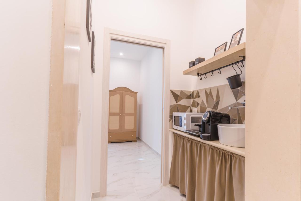 Guendalina Sweet Home - La Casetta Di Guendalina Trani Exteriör bild