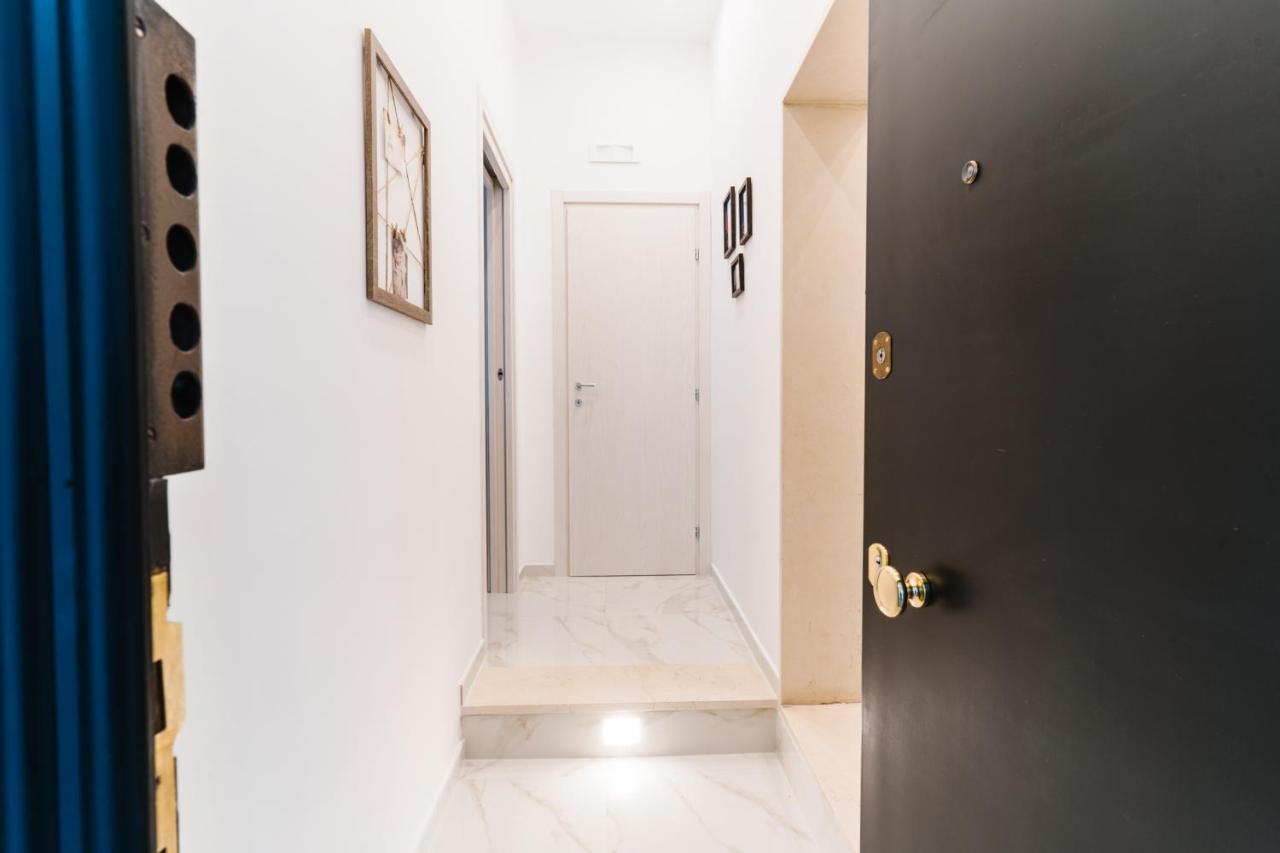 Guendalina Sweet Home - La Casetta Di Guendalina Trani Exteriör bild