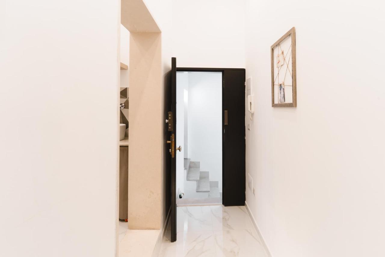 Guendalina Sweet Home - La Casetta Di Guendalina Trani Exteriör bild