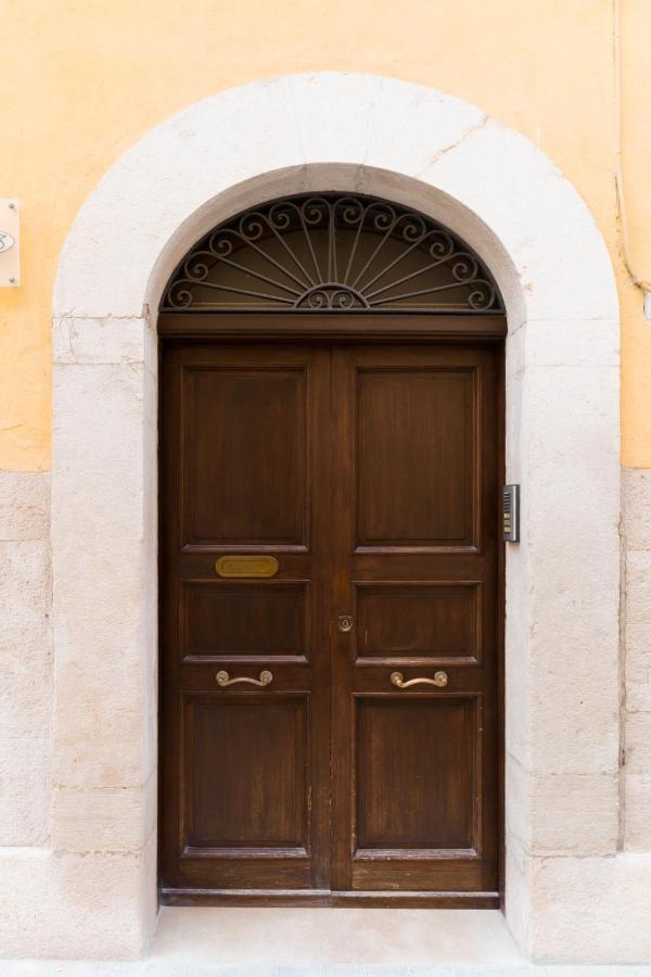 Guendalina Sweet Home - La Casetta Di Guendalina Trani Exteriör bild