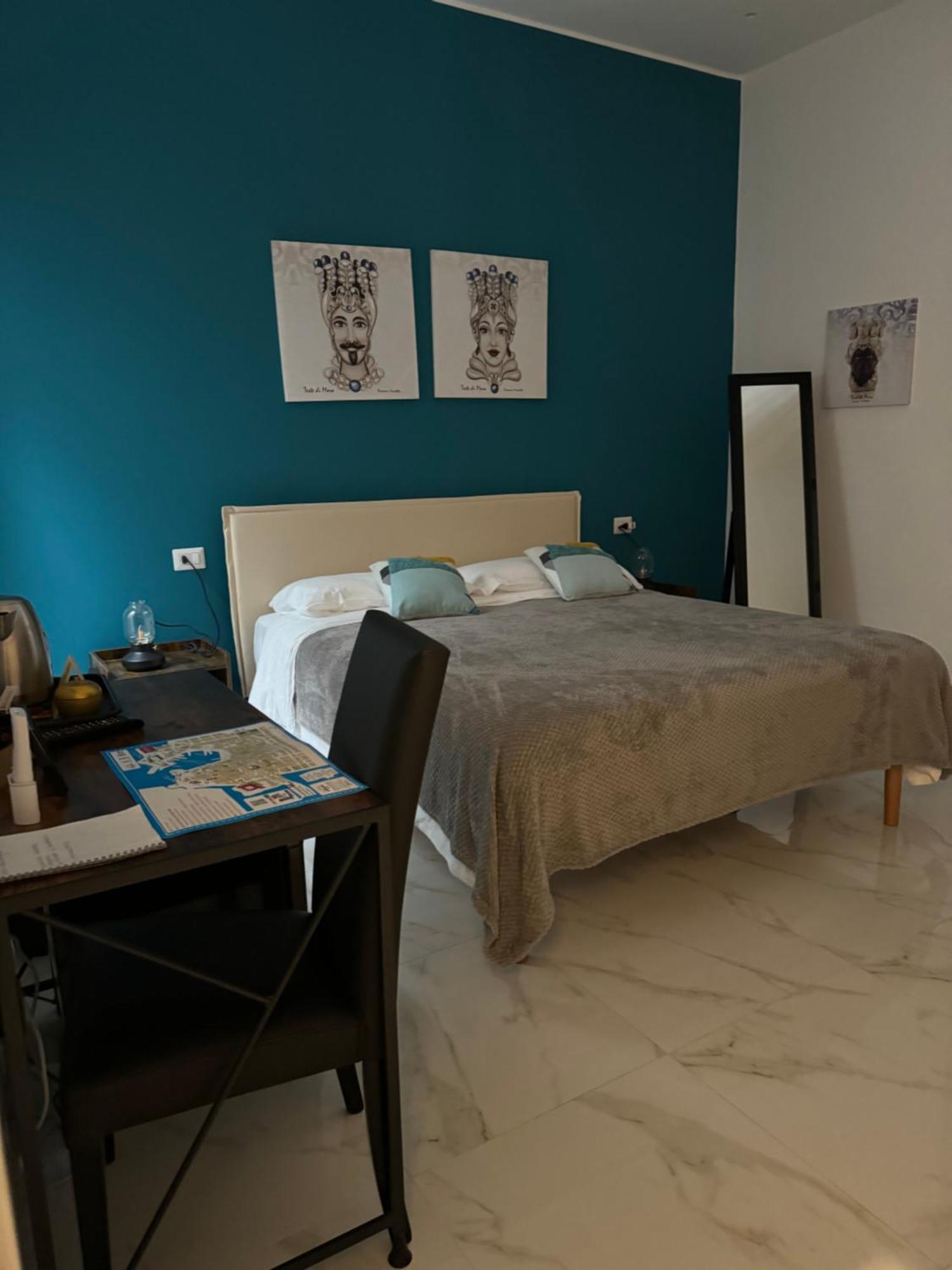 Guendalina Sweet Home - La Casetta Di Guendalina Trani Exteriör bild